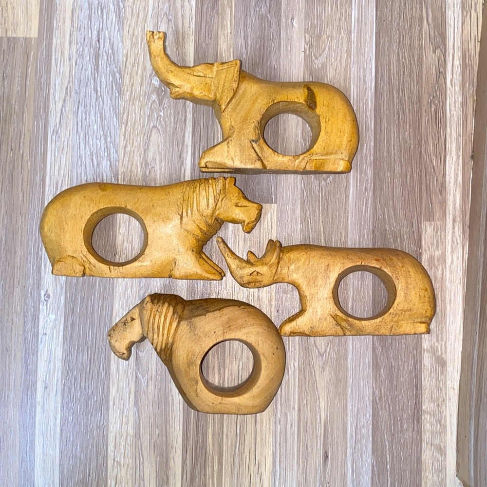 Vintage Wooden handcrafted safari animal Napkin Rings rhino lion hippo 4pcs